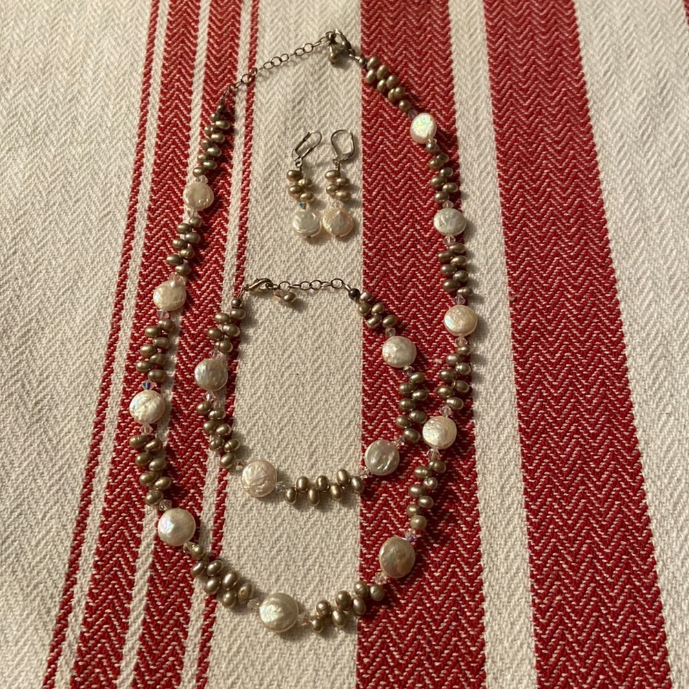 Pearl Necklace & Earring Set